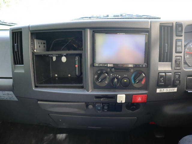 いすゞエルフアルミウイング小型（2t・3t）[写真23]