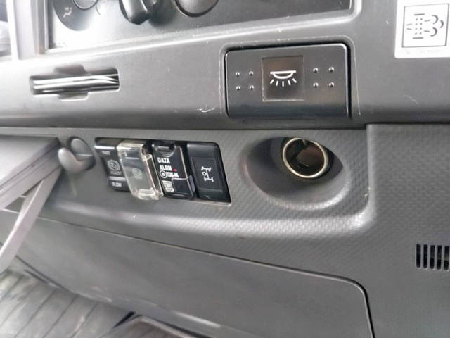 いすゞフォワードクレーン4段増トン（6t・8t）[写真34]