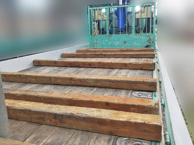 いすゞフォワードクレーン4段増トン（6t・8t）[写真08]