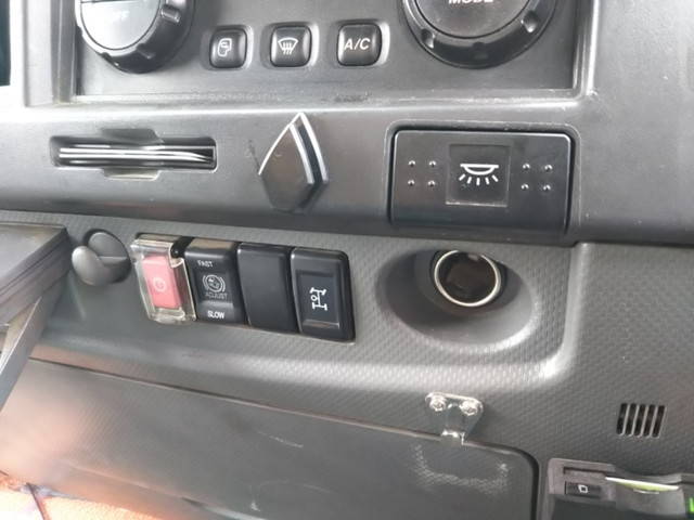 いすゞフォワードクレーン4段増トン（6t・8t）[写真30]