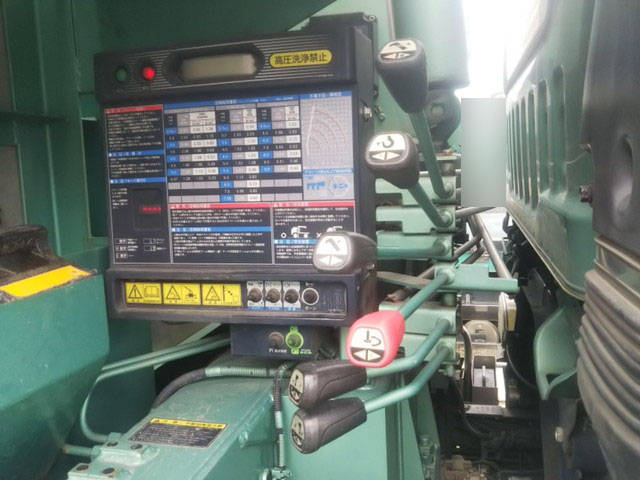 いすゞフォワードクレーン4段増トン（6t・8t）[写真09]