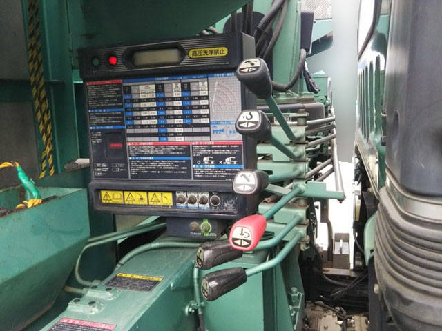 いすゞフォワードクレーン4段増トン（6t・8t）[写真08]