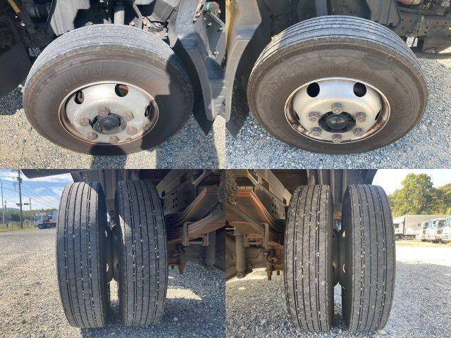 三菱ふそうキャンター平ボディ小型（2t・3t）[写真16]