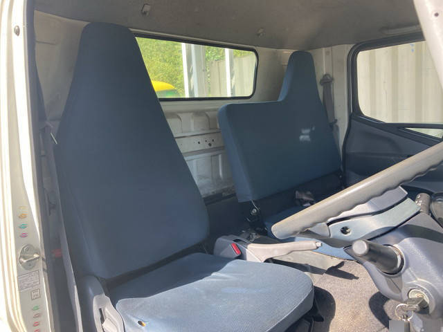 三菱ふそうキャンター平ボディ小型（2t・3t）[写真24]
