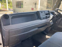 三菱ふそうキャンター平ボディ小型（2t・3t）[写真25]