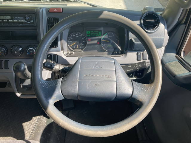 三菱ふそうキャンター平ボディ小型（2t・3t）[写真29]