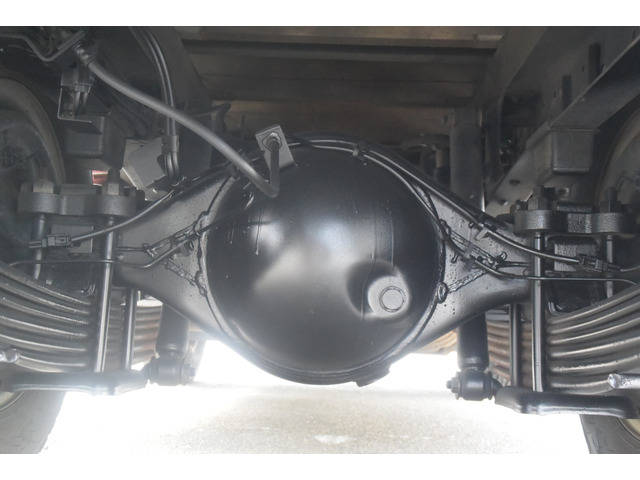 いすゞエルフ平ボディ小型（2t・3t）[写真10]