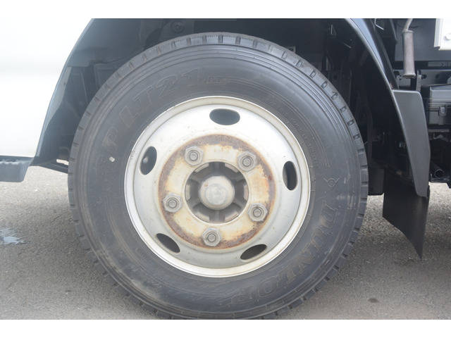 いすゞエルフ平ボディ小型（2t・3t）[写真13]