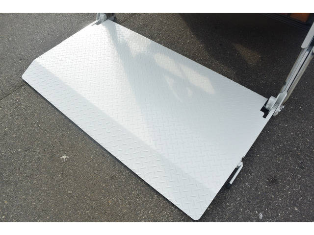 いすゞエルフ平ボディ小型（2t・3t）[写真18]