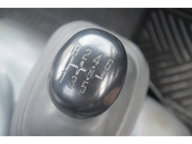 いすゞエルフ平ボディ小型（2t・3t）[写真28]