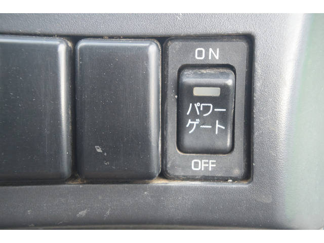 いすゞエルフ平ボディ小型（2t・3t）[写真30]