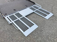 いすゞエルフセーフティローダー小型（2t・3t）[写真16]