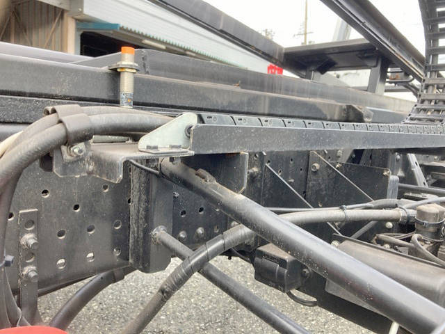 いすゞエルフセーフティローダー小型（2t・3t）[写真24]