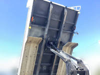 いすゞギガダンプ大型（10t）[写真13]