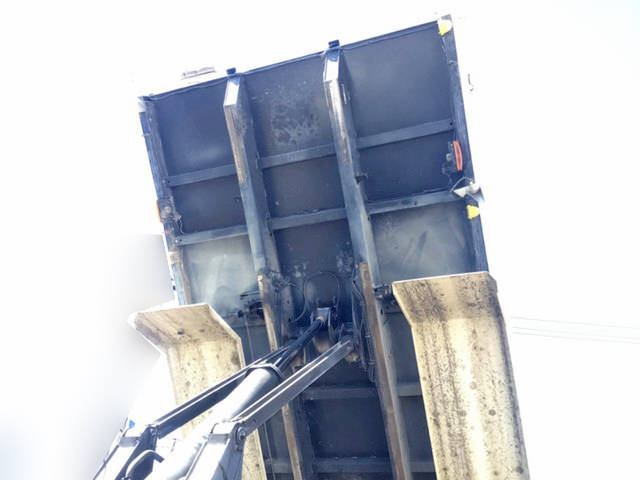 いすゞギガダンプ大型（10t）[写真14]