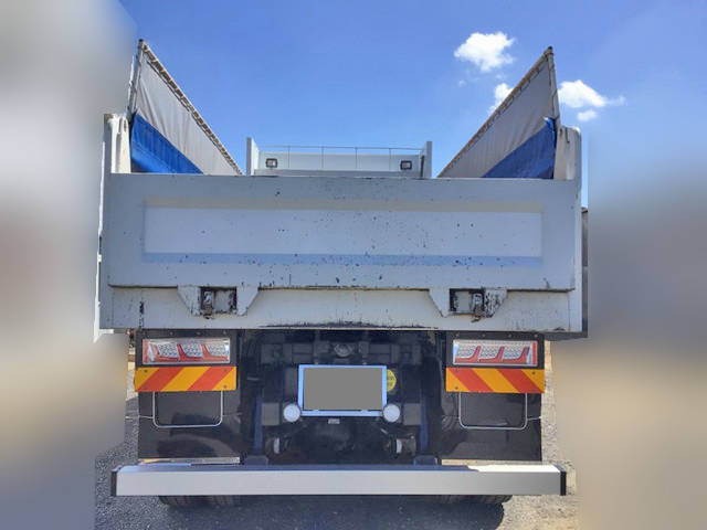 いすゞギガダンプ大型（10t）[写真09]