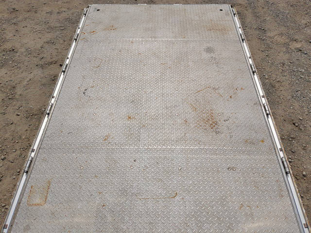 日産アトラス平ボディ小型（2t・3t）[写真16]