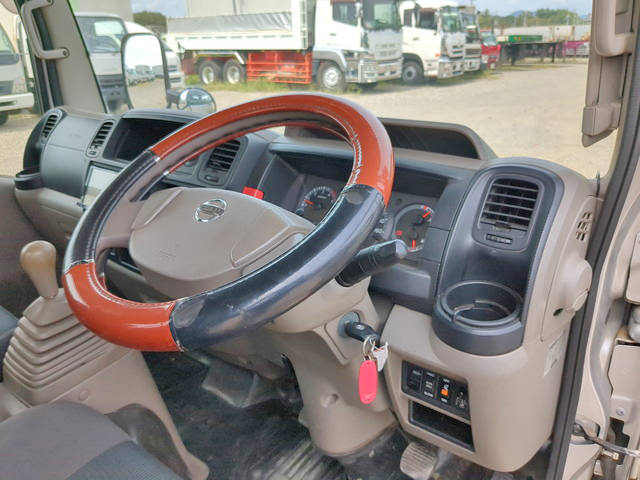 日産アトラス平ボディ小型（2t・3t）[写真31]