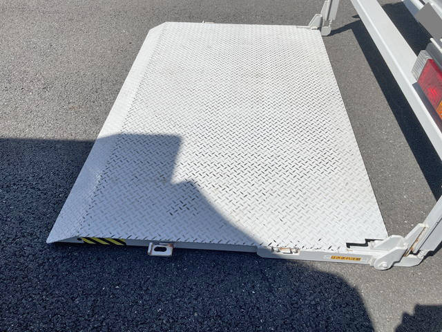 三菱ふそうキャンターアルミバン小型（2t・3t）[写真16]