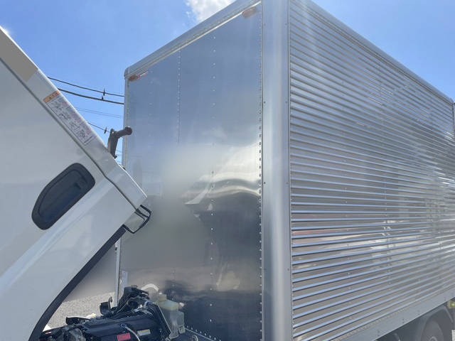 三菱ふそうキャンターアルミバン小型（2t・3t）[写真18]