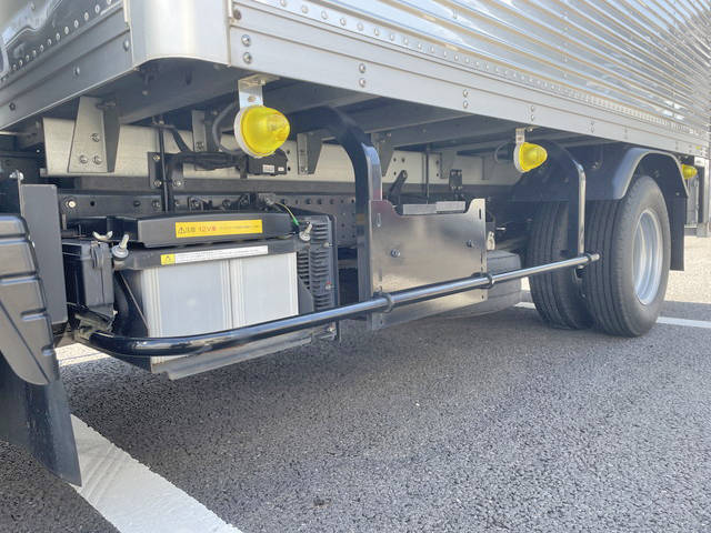 三菱ふそうキャンターアルミバン小型（2t・3t）[写真20]