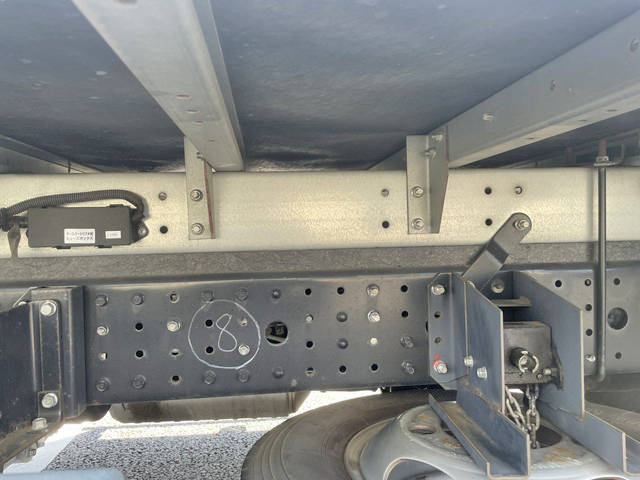 三菱ふそうキャンターアルミバン小型（2t・3t）[写真22]