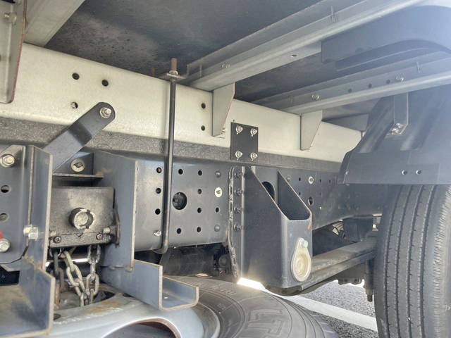三菱ふそうキャンターアルミバン小型（2t・3t）[写真23]