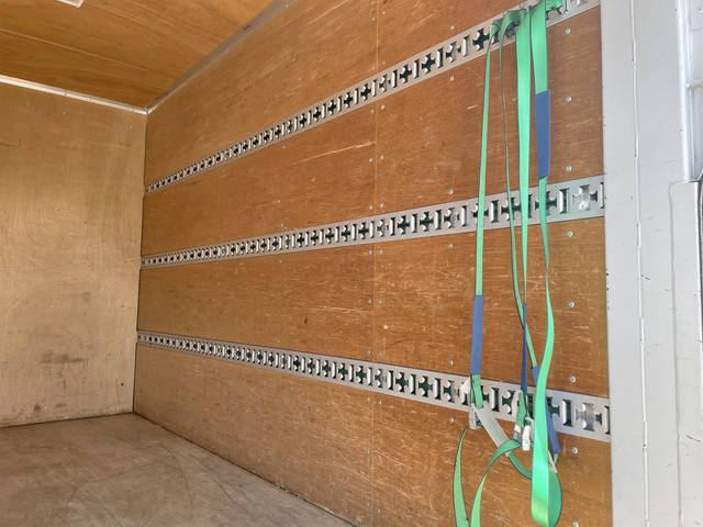 三菱ふそうキャンターアルミバン小型（2t・3t）[写真11]