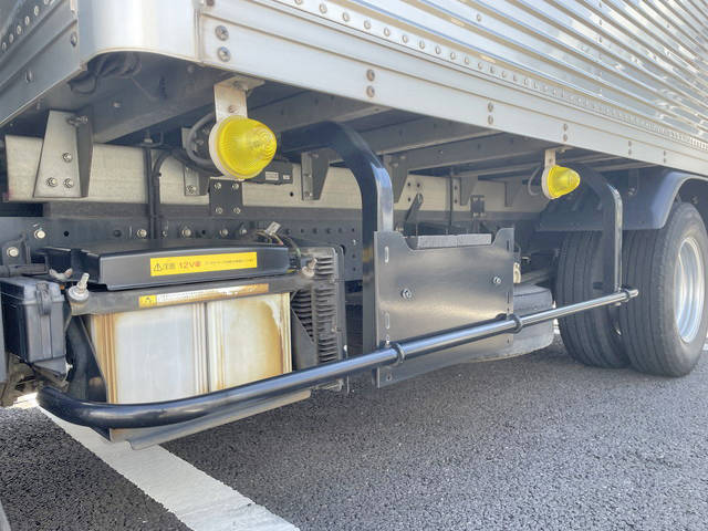 三菱ふそうキャンターアルミバン小型（2t・3t）[写真17]