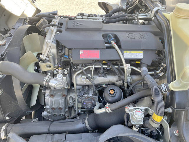 三菱ふそうキャンターアルミバン小型（2t・3t）[写真22]