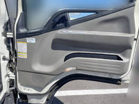 三菱ふそうキャンターアルミバン小型（2t・3t）[写真28]