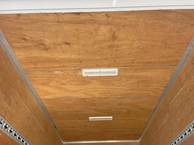 三菱ふそうキャンターアルミバン小型（2t・3t）[写真09]