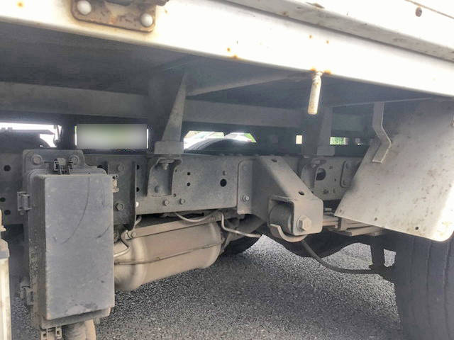 三菱ふそうキャンターガッツ平ボディ小型（2t・3t）[写真12]