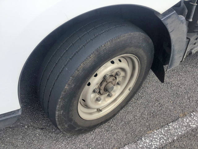 三菱ふそうキャンターガッツ平ボディ小型（2t・3t）[写真13]