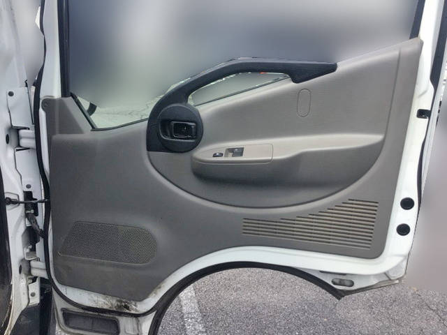 三菱ふそうキャンターガッツ平ボディ小型（2t・3t）[写真25]