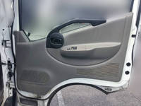 三菱ふそうキャンターガッツ平ボディ小型（2t・3t）[写真25]