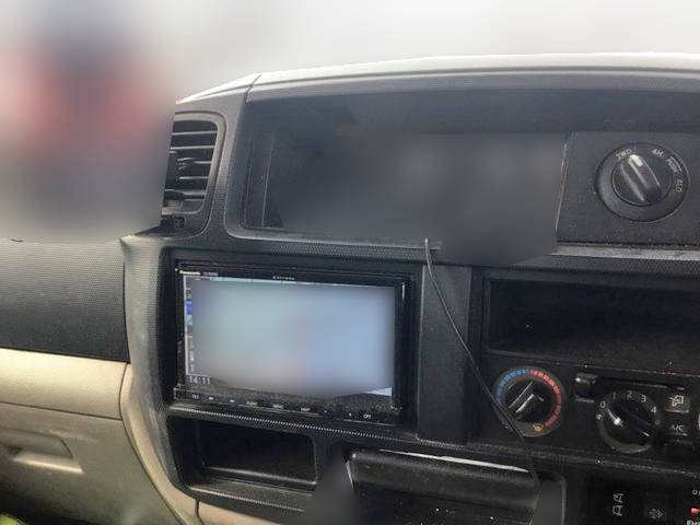 三菱ふそうキャンターガッツ平ボディ小型（2t・3t）[写真30]