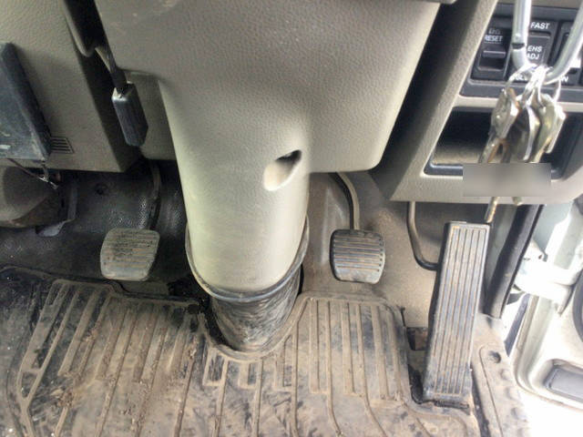 三菱ふそうキャンターガッツ平ボディ小型（2t・3t）[写真34]