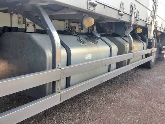 三菱ふそうファイターアルミウイング中型（4t）[写真16]