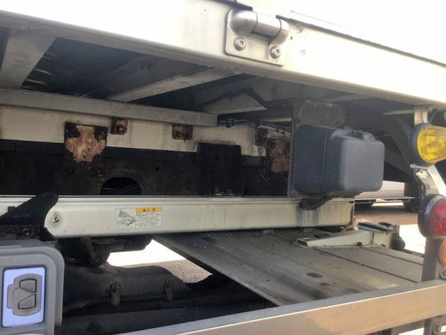 三菱ふそうファイターアルミウイング中型（4t）[写真24]