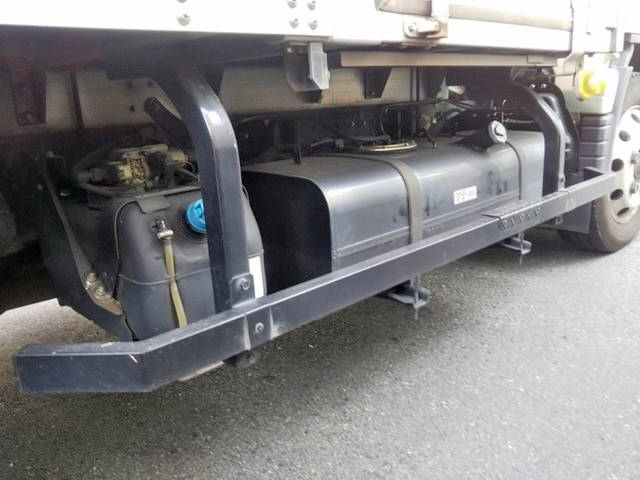 三菱ふそうキャンターアルミバン小型（2t・3t）[写真10]