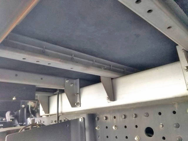 三菱ふそうキャンターアルミバン小型（2t・3t）[写真12]