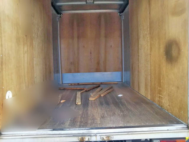 三菱ふそうキャンターアルミバン小型（2t・3t）[写真06]