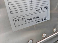 三菱ふそうキャンターアルミバン小型（2t・3t）[写真08]