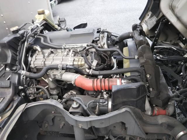 三菱ふそうキャンターアルミバン小型（2t・3t）[写真12]