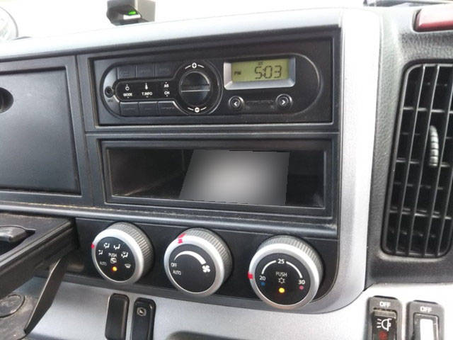 三菱ふそうキャンターアルミバン小型（2t・3t）[写真19]