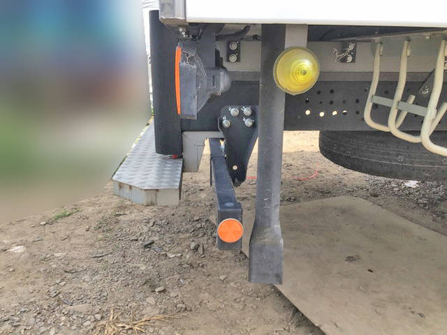 いすゞエルフ冷凍車（冷蔵車）小型（2t・3t）[写真18]