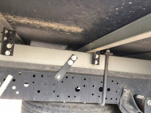 いすゞエルフ冷凍車（冷蔵車）小型（2t・3t）[写真21]