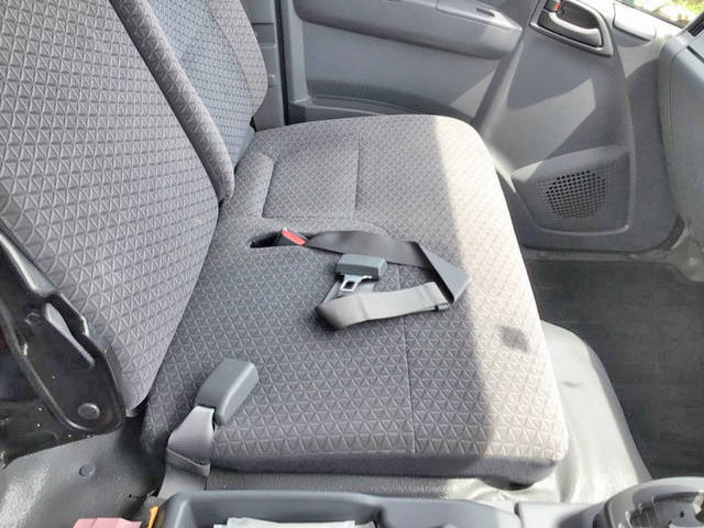 いすゞエルフ冷凍車（冷蔵車）小型（2t・3t）[写真32]