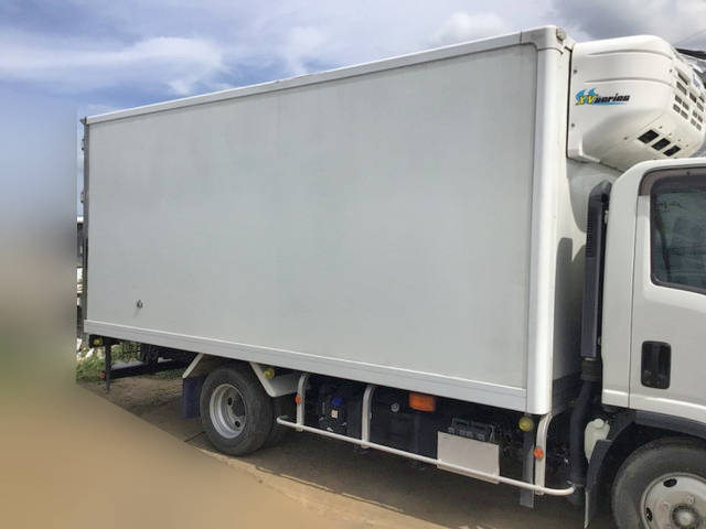 いすゞエルフ冷凍車（冷蔵車）小型（2t・3t）[写真06]